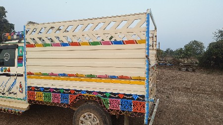 1.3 મેકસીટક બોલેરો જાકડો