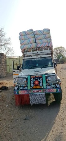 બોલેરો પીકપ વેચવાનો છે