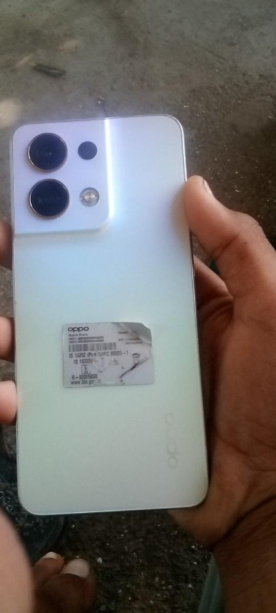 mobile vesvanose oppo reno 8 5g