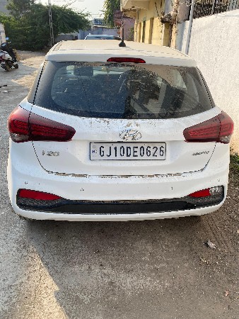 ગાડી વેચવા ની છે