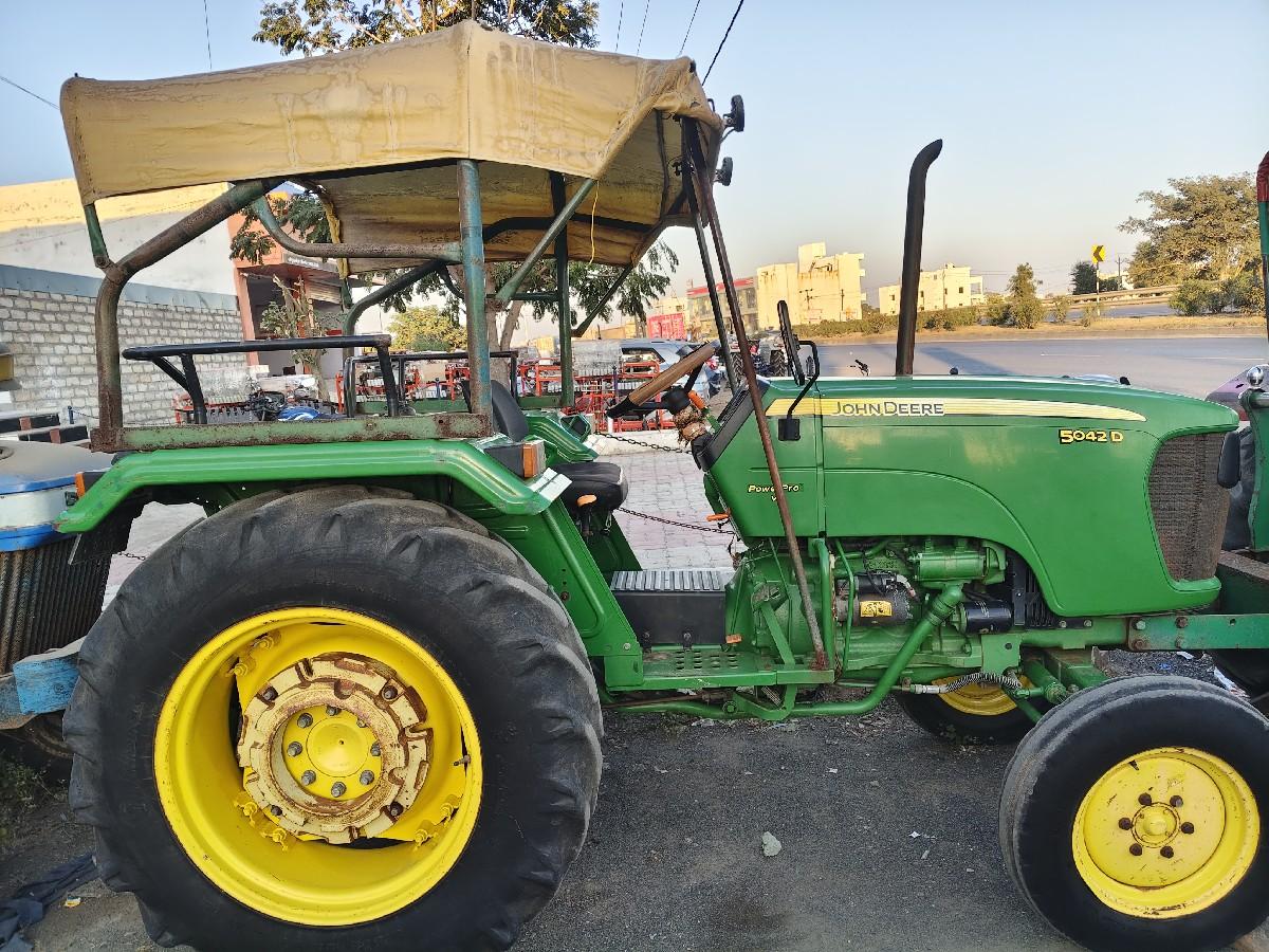 John Deere 5042D