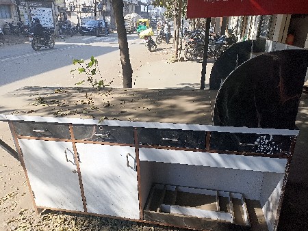 કાઉન્ટર ટેબલ