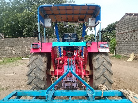 મહિન્દ્રા ટ્રેક્ટર વેચવાનું છે