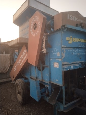 વૃંદાવન  વીરાટ બે થેસર વેચવાના