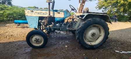 ટ્રેક્ટર બેસવાનું છે