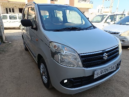 વેગેનાર ગાડી વેચવાની છે 2011 નું મો