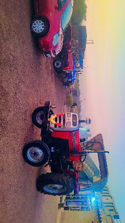 TRACTOR VACHVANU CHE ..