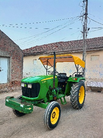 John Deere 5038 D