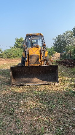 જેસીબી બેસવાનું સે