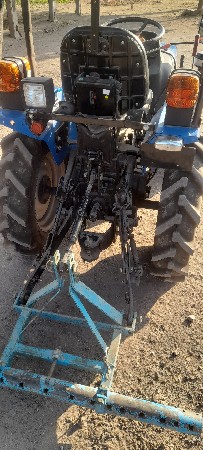 ટેકટર વેચવાનુ છે