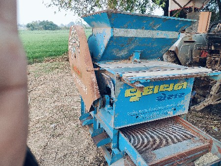 વૃંદાવન નુ ઘવ સાફ કરવા નુ મશીન