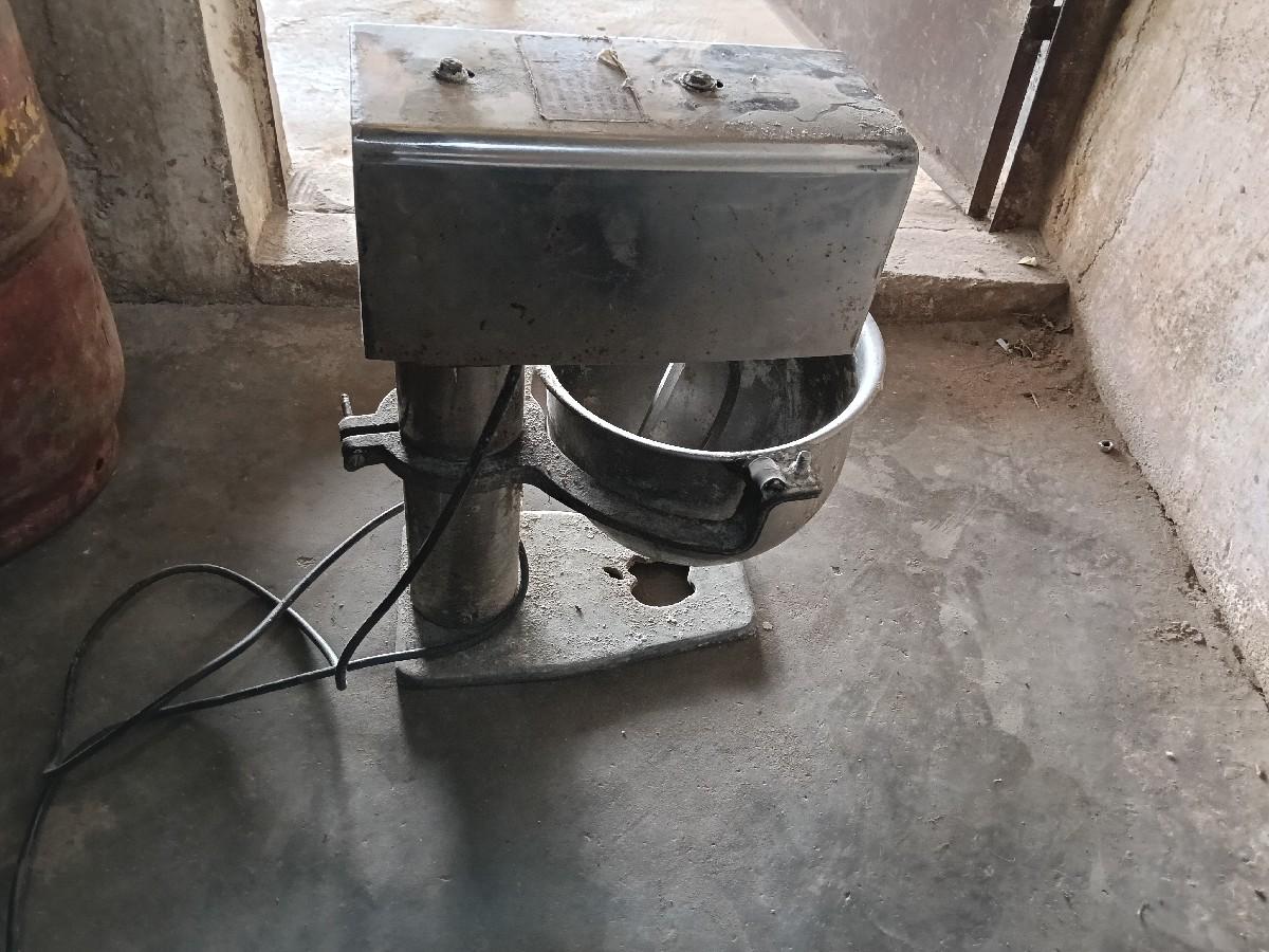 લોટ બાંધવાનું