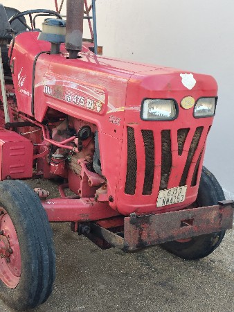 ટેકટર વેચવાનું સે