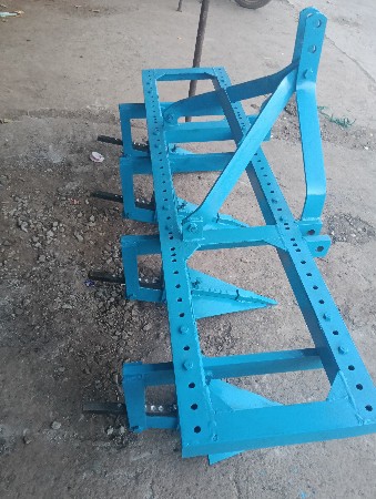 ખેત ઓજાર  ફેબરી બનાવવા માટે મળો