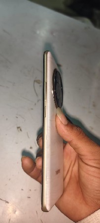 આ મોબાઈલ વેચવાનો છે