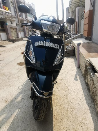 two wheel scooter tvs jupiter