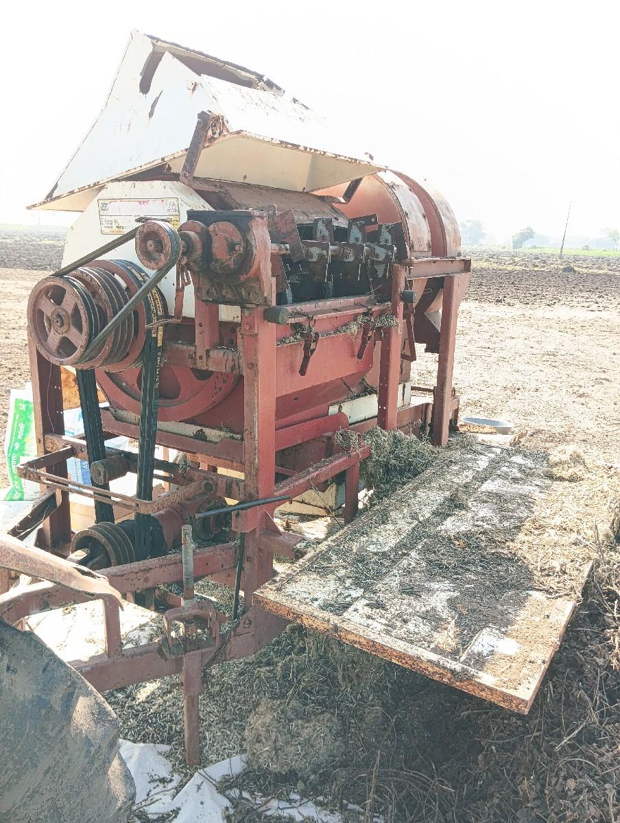 ગૌતમ થ્રેસર વેચવાનું છે.