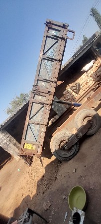 ટેલર વેચવાનું છે