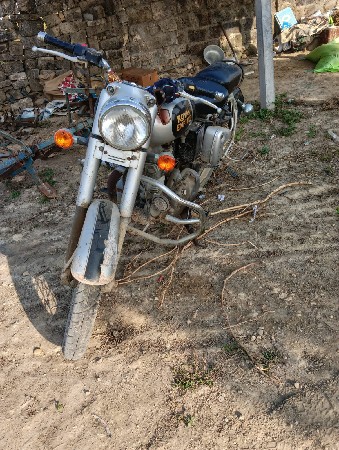 આ ગાડી વેહચવા ની છે