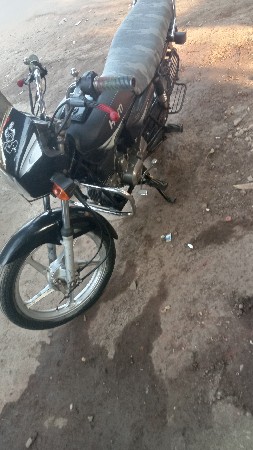 હીરો સ્પ્લેન્ડર પ્લસ વેચવાનું છે