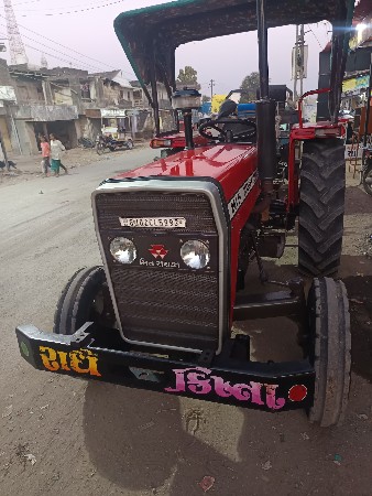 ટેકટર વેચવાનુ છે