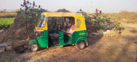 રીક્ષા વેચવાની છે