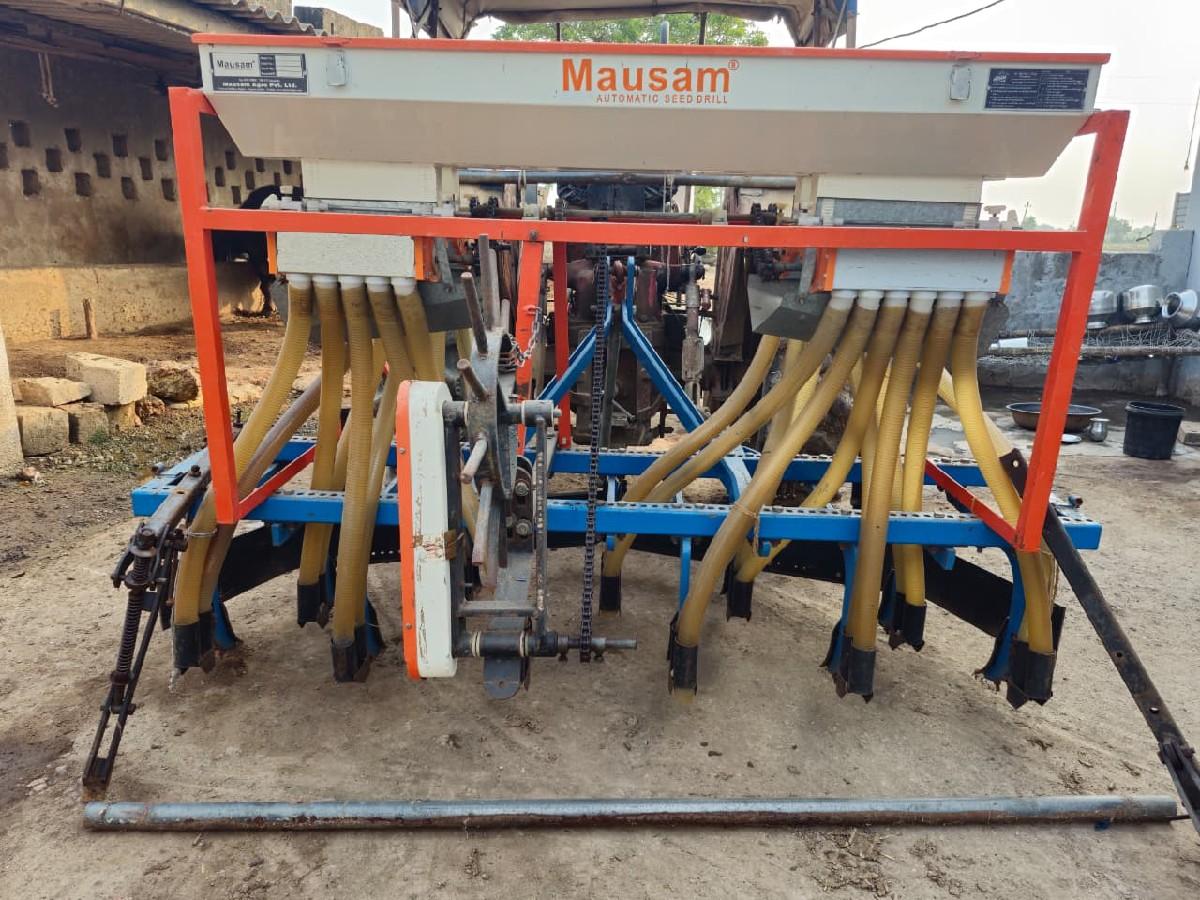 મૌસમ કંપની ની 11 દાતા ની ઓરણી.