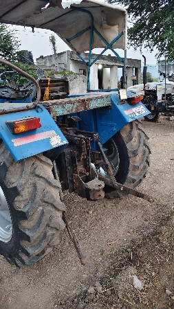 ટ્રેક્ટર વેચવાનું છે