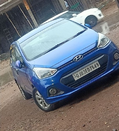 ગાડી મા લૉન ચાલુ છે