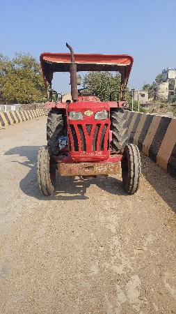 ટ્રેક્ટર વેચવાનું છે