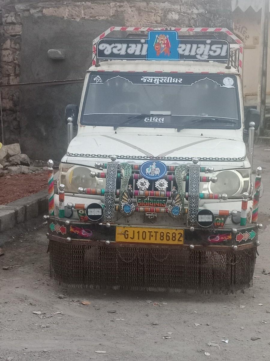 બોલેરો વેચવાનો છે