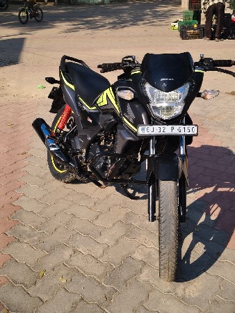 ટુ વ્હીલર વેચવાનો છે