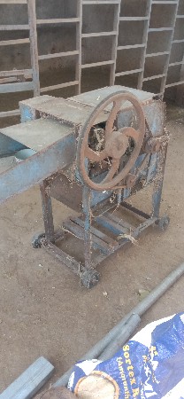 નીરણ કટીંગ કરવાનું મશીન