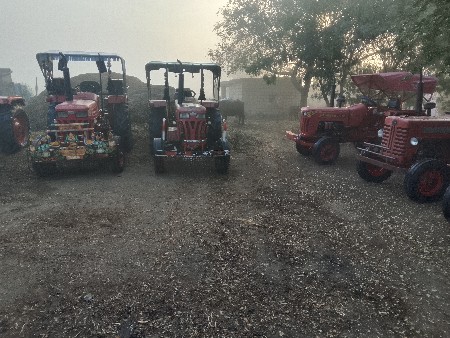 મહેન્દ્રા 275 475 અને યુવરાજ 215