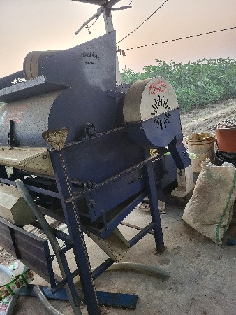 એરંડા થ્રેસર  વેચવાનુ છે