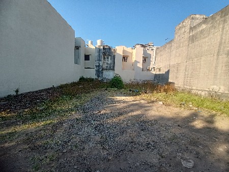 plot વેચવાનો છે