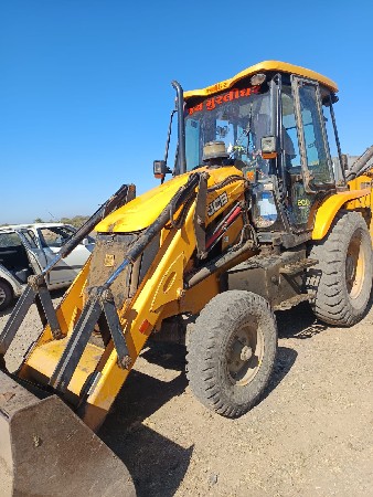 JCB 3DX