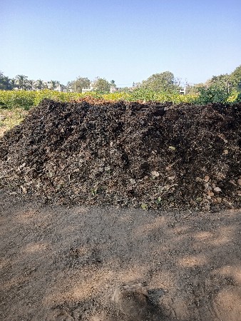 છાણીયુ ખાતર વેચવા નુ છે.