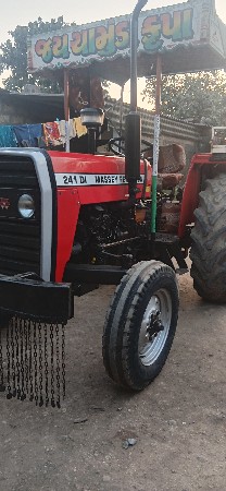ટેકટર વેચવાનુ છે 241