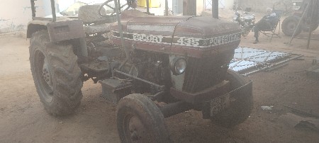 ટ્રેક્ટર વેચવાનું છે