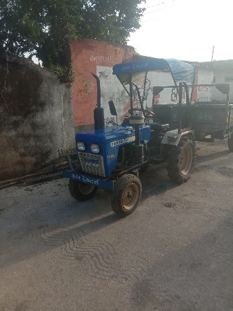 મીની ટ્રેક્ટર વેચવાનું છે.