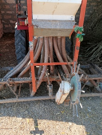 વેચવાની છે