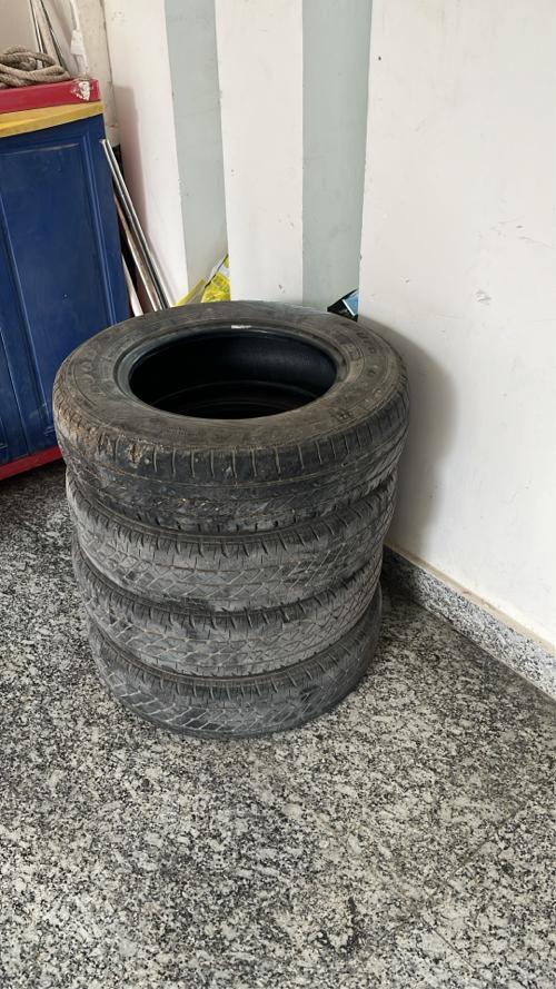 સ્વીફ્ટ ડિઝાઇર ટાયર નંગ 4