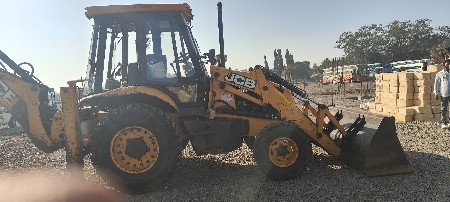 જેસીબી વેચવાનું છે