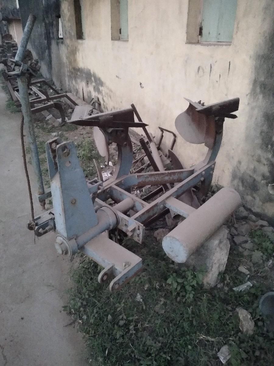 ચવડા વેચવા ના છે