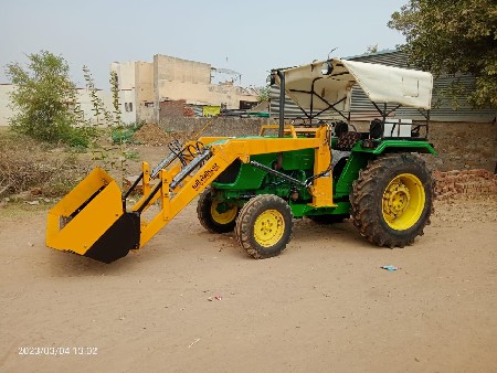 jhondeere 5050d લોડર