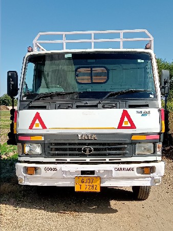 ચુડાસમા ઉકાભાઇ રામાભાઈ