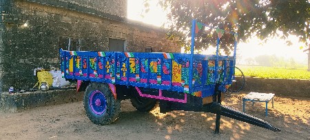 ટ્રેલર વેચવાનું છે