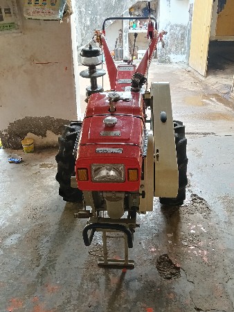 ટ્રેક્ટર વેચવાનું છે