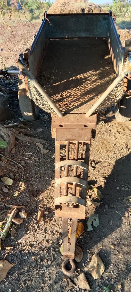 ટ્રેક્ટર ઝાડુ વેચવાનુસે